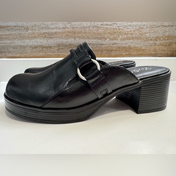 Mudd Shoes - Vintage Y2K Mudd Faux Leather Plaid Lined Chunky Heel Platform Mules